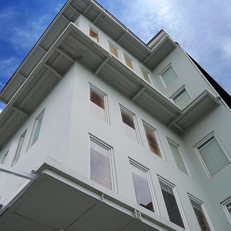 Urooms Senayan Jakarta Exterior foto