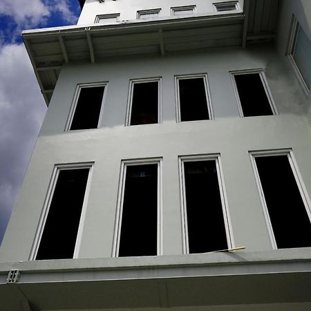 Urooms Senayan Jakarta Exterior foto